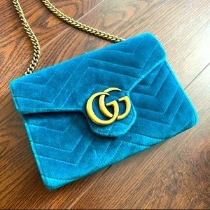 GUCCI QUILTED VELVET MARMONT chain clutch bag in teal